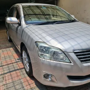 টয়োটা প্রিমিও ২০১২ সিলভার