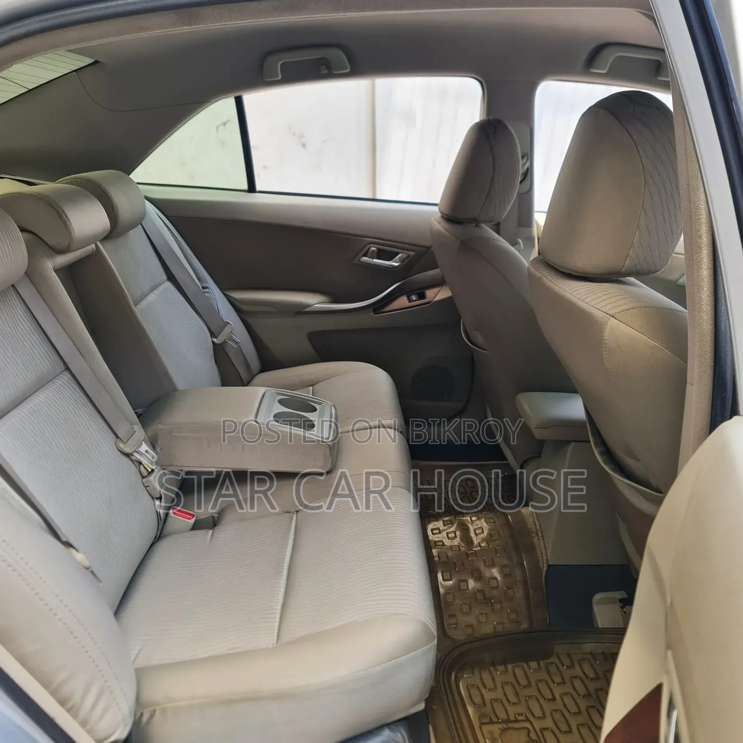 Toyota Premio 2012 Silver