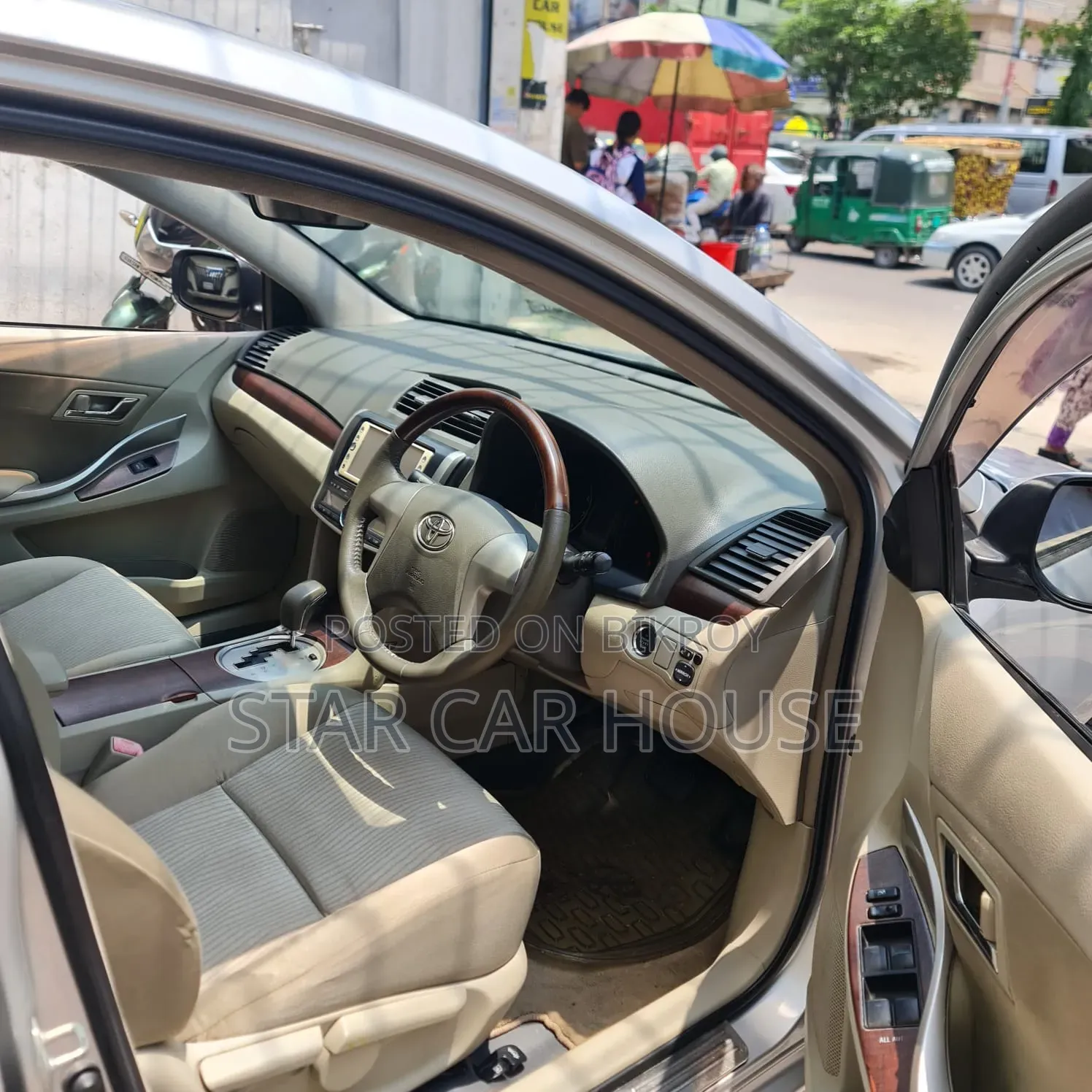 Toyota Premio 2012 Silver