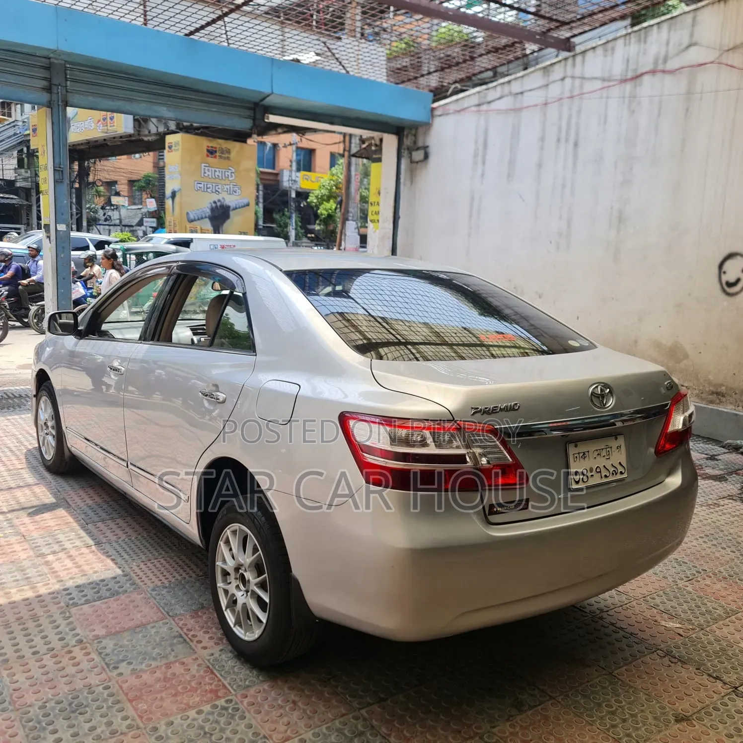 Toyota Premio 2012 Silver