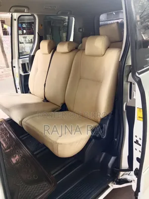 Toyota Noah 2.0 AWD (8 Seater) 2018 Pearl