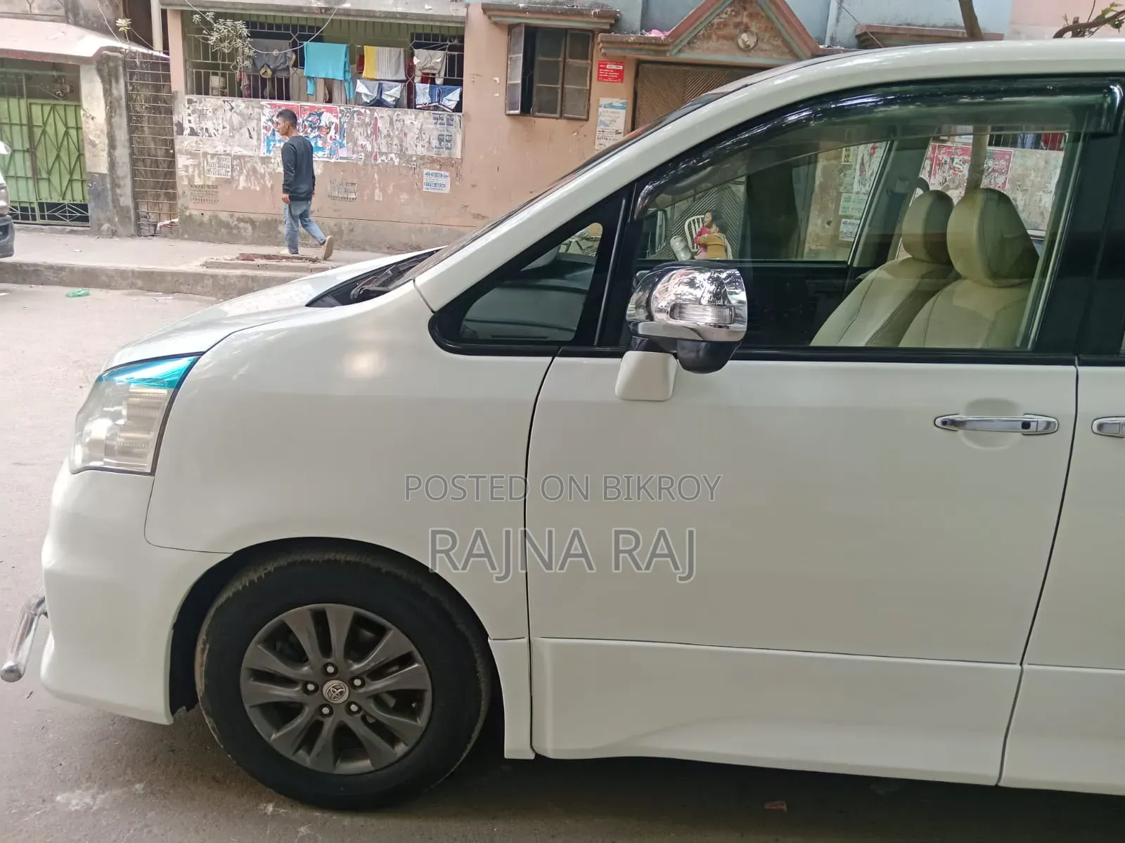 Toyota Noah 2.0 AWD (8 Seater) 2018 Pearl