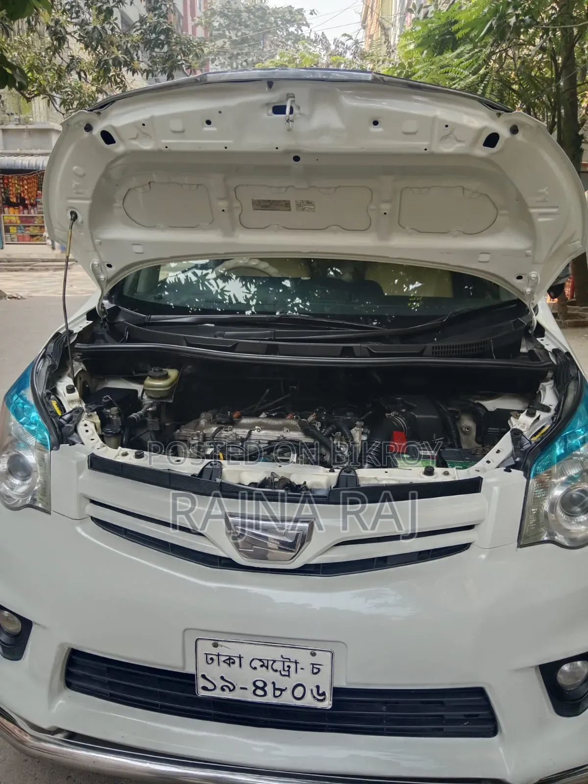 Toyota Noah 2.0 AWD (8 Seater) 2018 Pearl