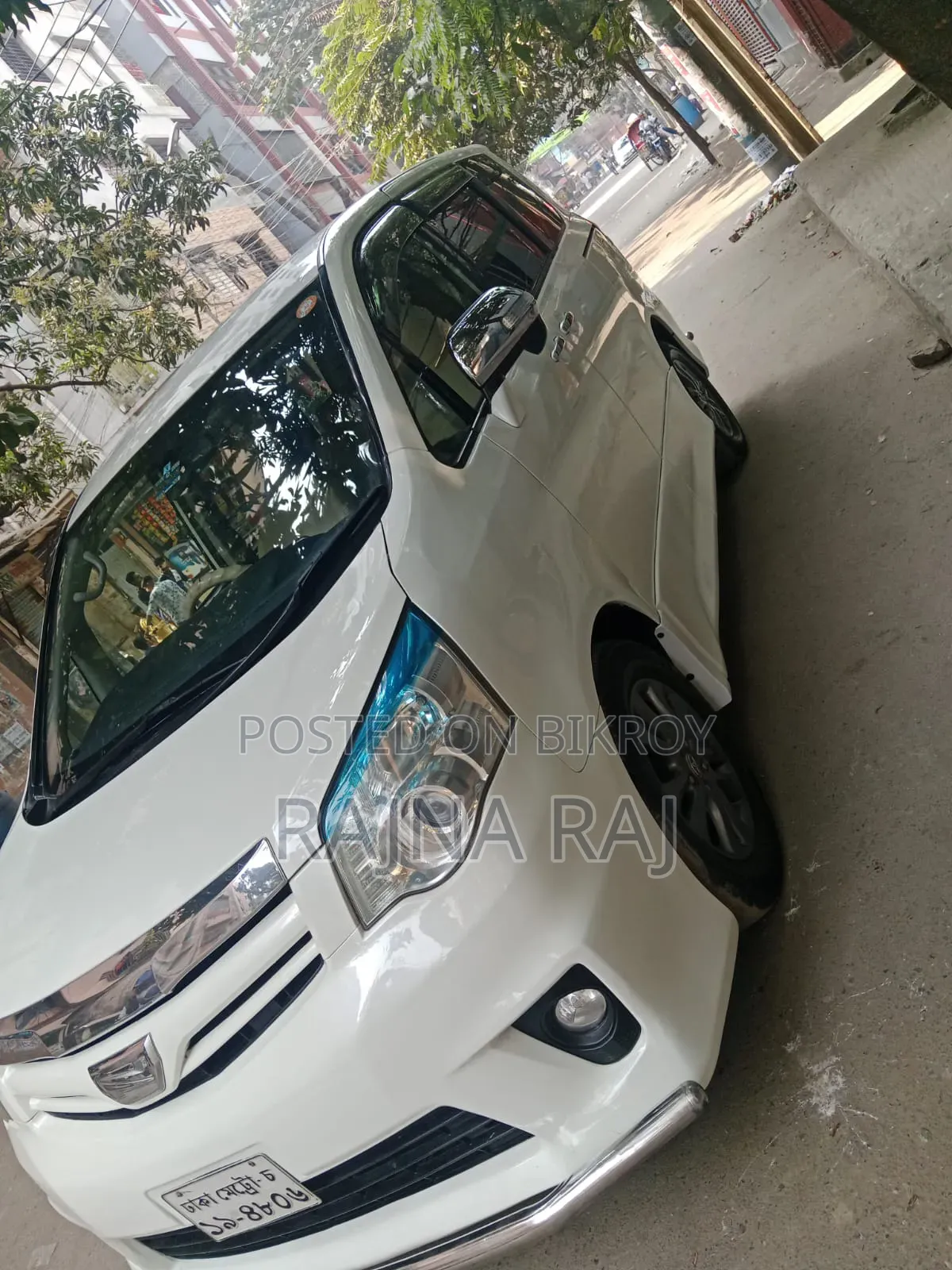 Toyota Noah 2.0 AWD (8 Seater) 2018 Pearl