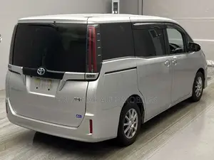 Toyota Esquire 1.8 FWD Hybrid (7 Seater) 2021 Silver