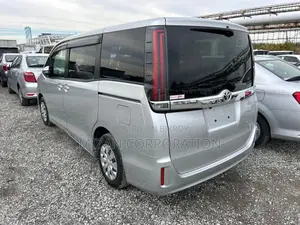 Toyota Noah 2020 Silver
