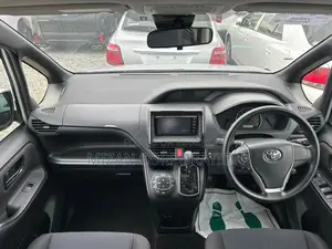 Toyota Noah 2020 Silver