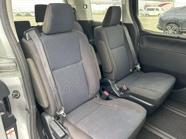 Toyota Noah 2020 Silver