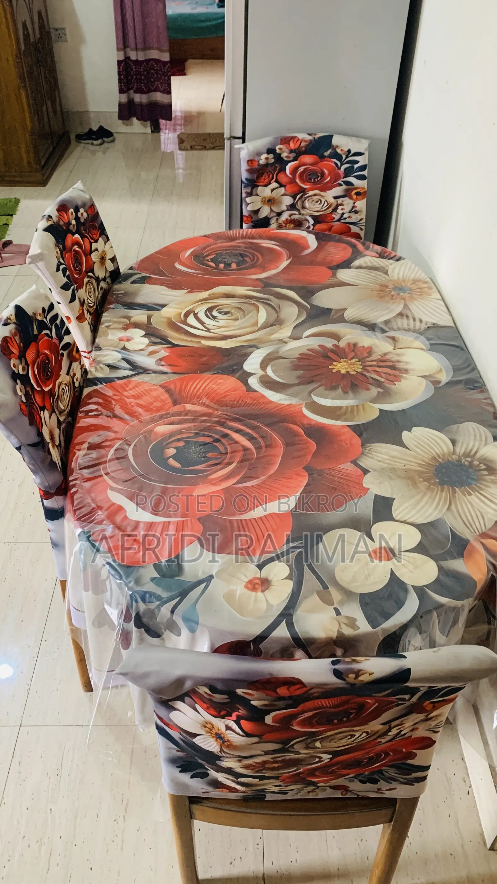 4-Chair Dining Table in Fresh Condition with Cover