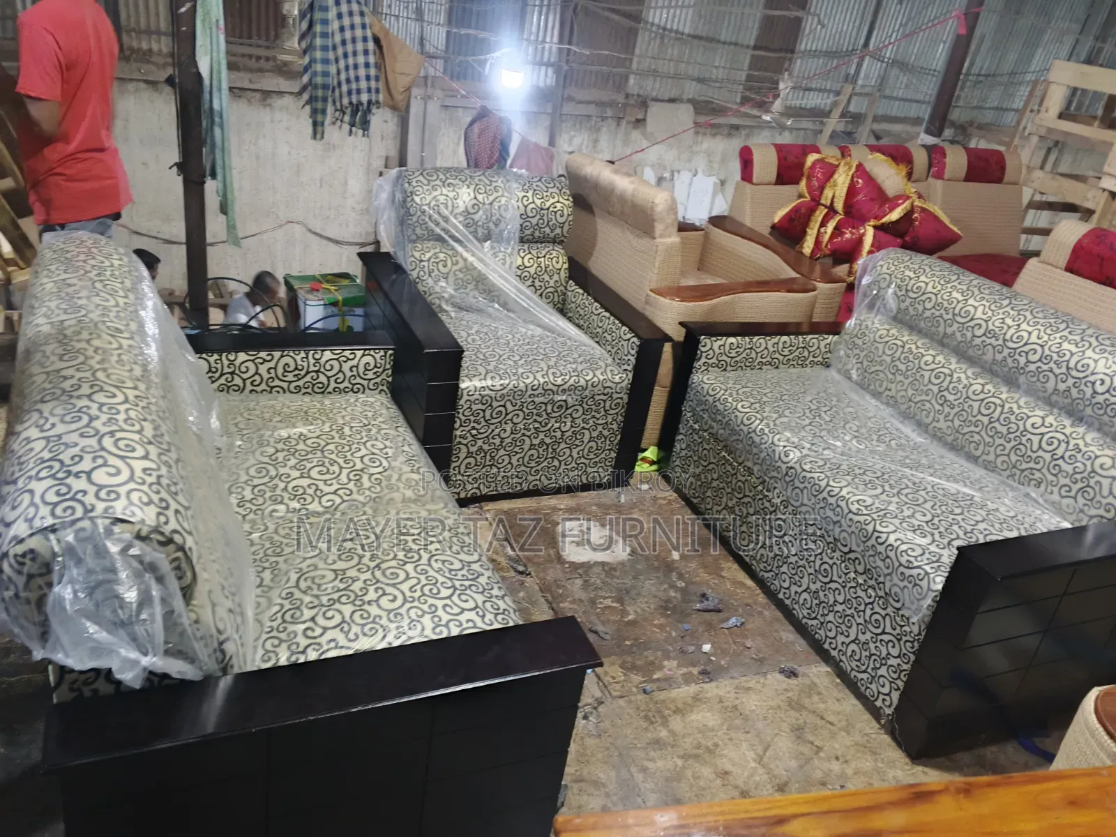 Buy Wholesale Rate Sofas, Directly From the Factory