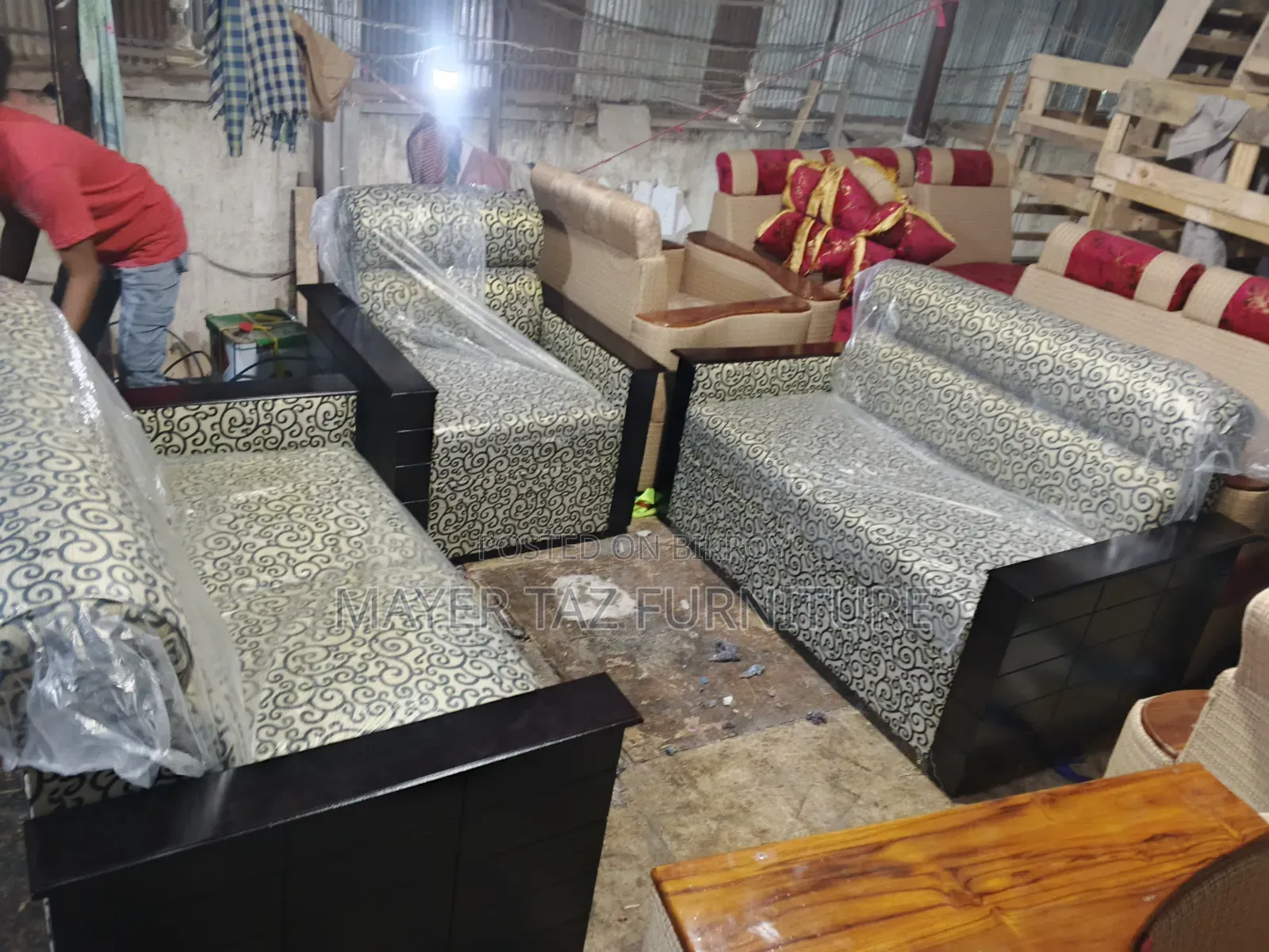 Buy Wholesale Rate Sofas, Directly From the Factory