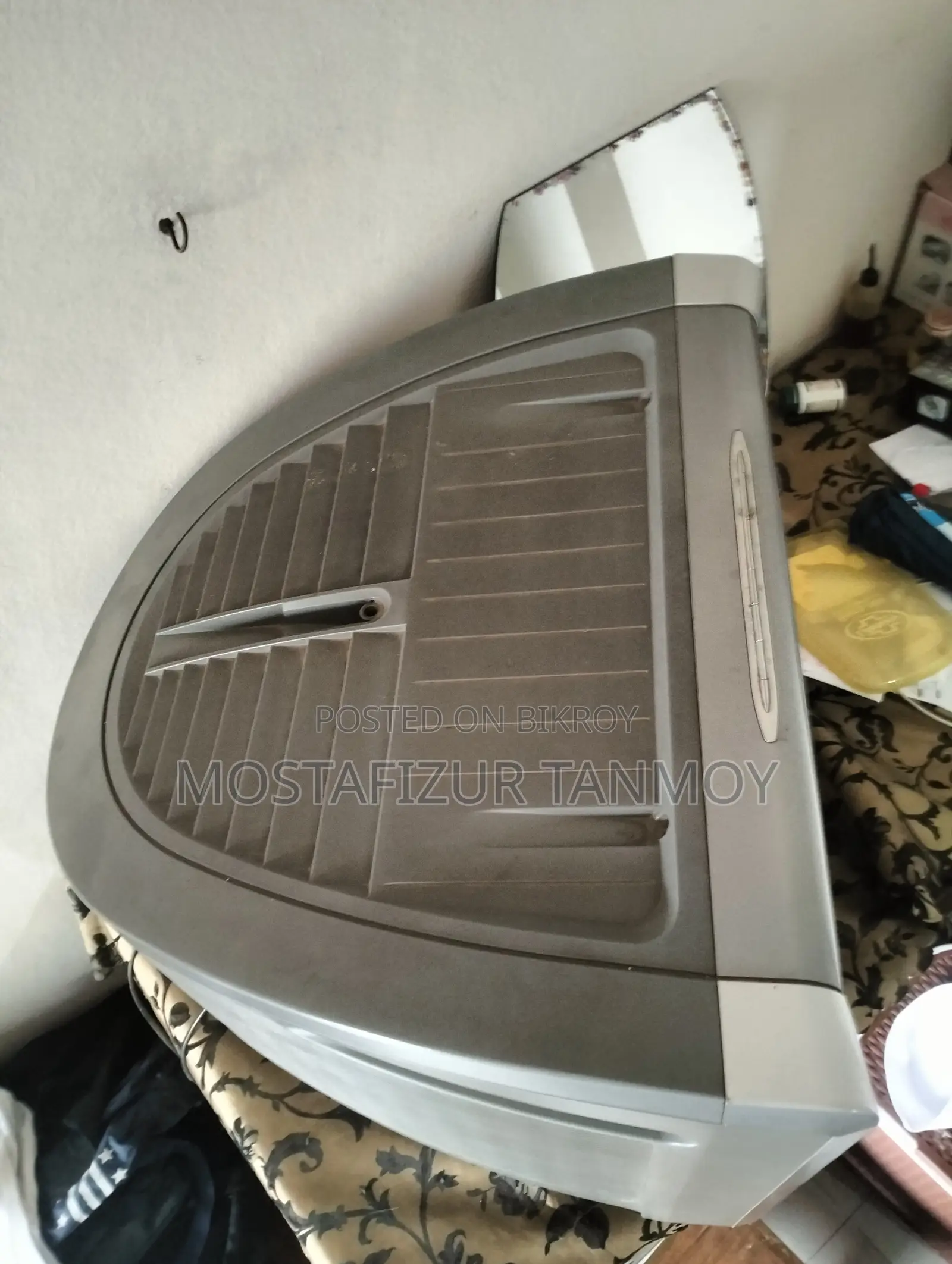 Tv Sony Wega CRT (Silver) Negotiable !!!