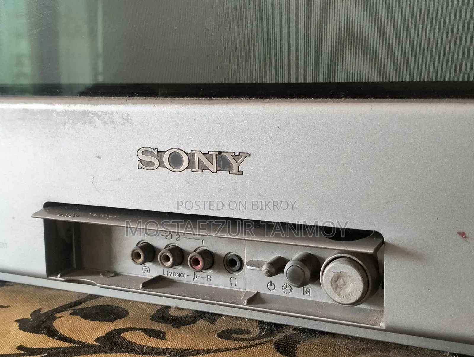 Tv Sony Wega CRT (Silver) Negotiable !!!