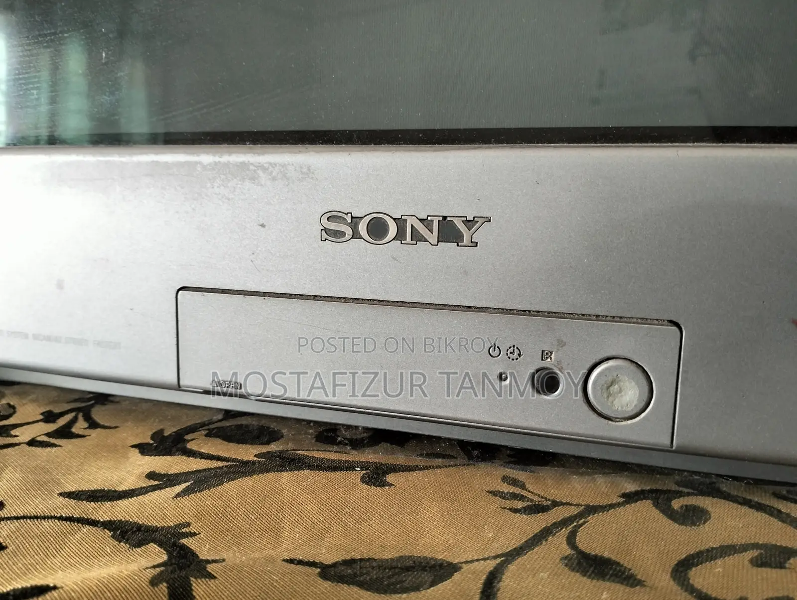 Tv Sony Wega CRT (Silver) Negotiable !!!
