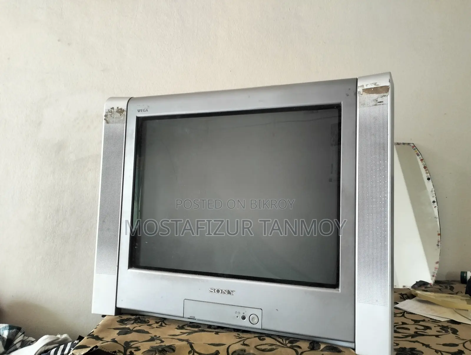 Tv Sony Wega CRT (Silver) Negotiable !!!