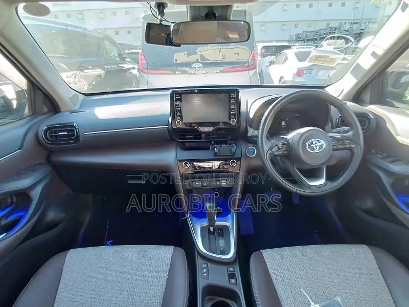 Toyota Yaris 2021 Pearl