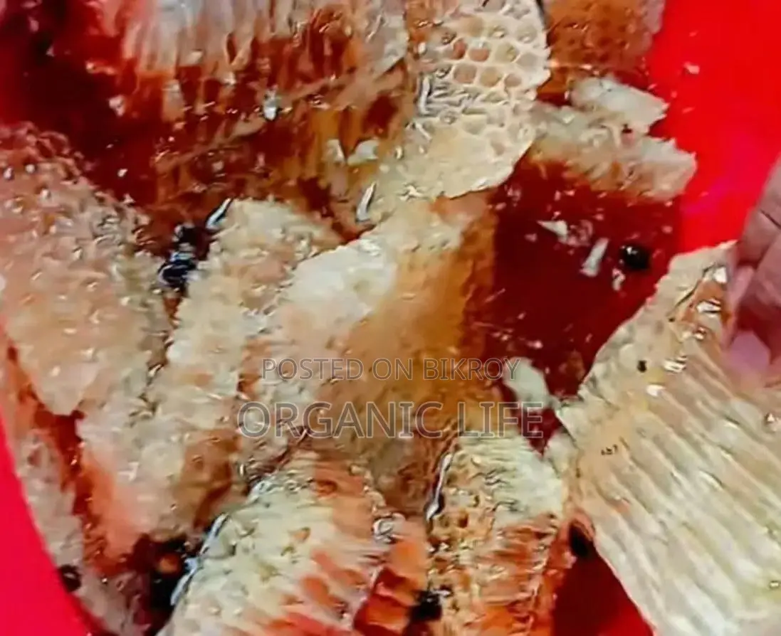 পিওর চাকের মধু ৫০০গ্রাম ও ১০০০গ্রাম