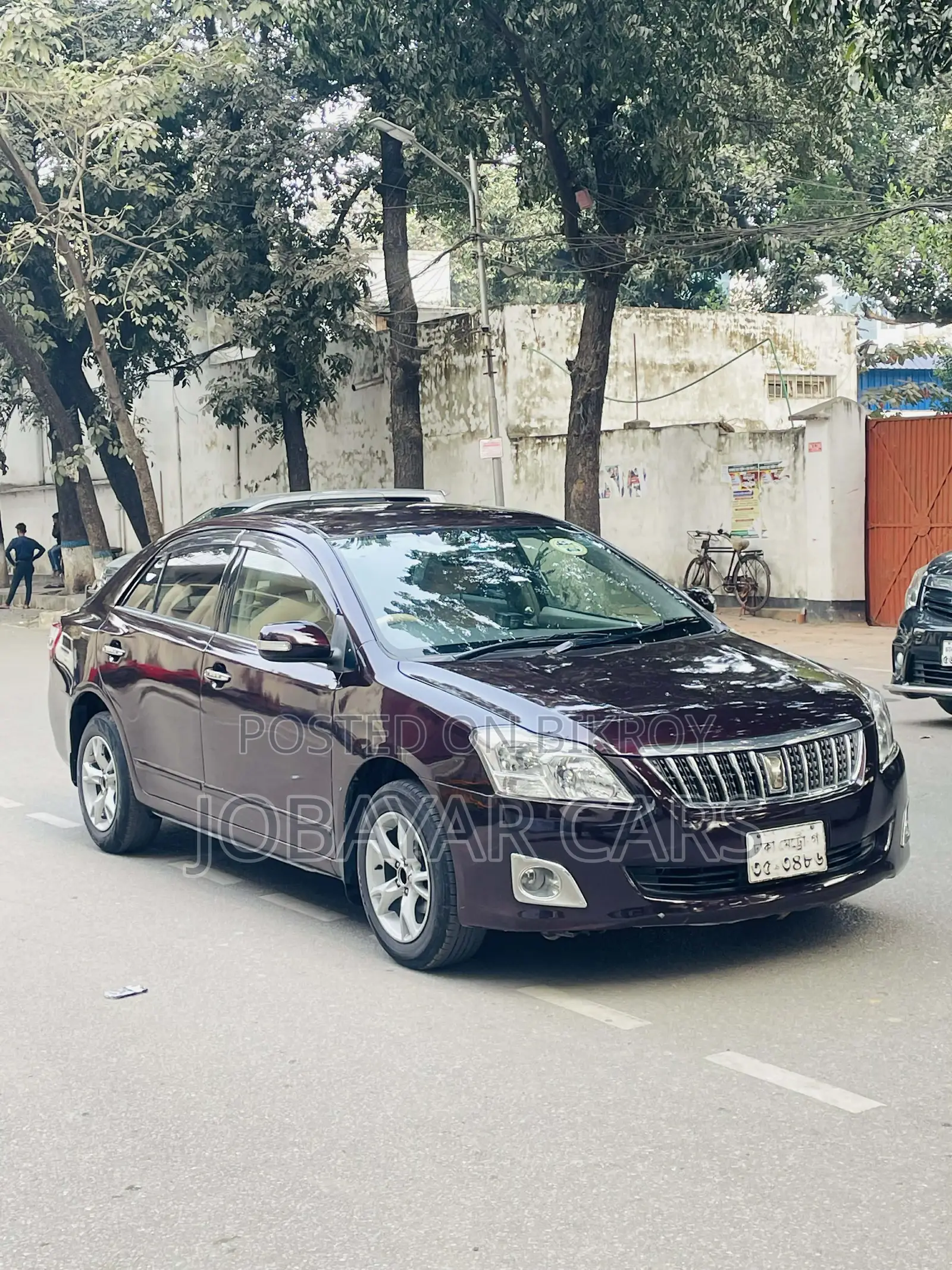 New Toyota Premio 2011 Maroon