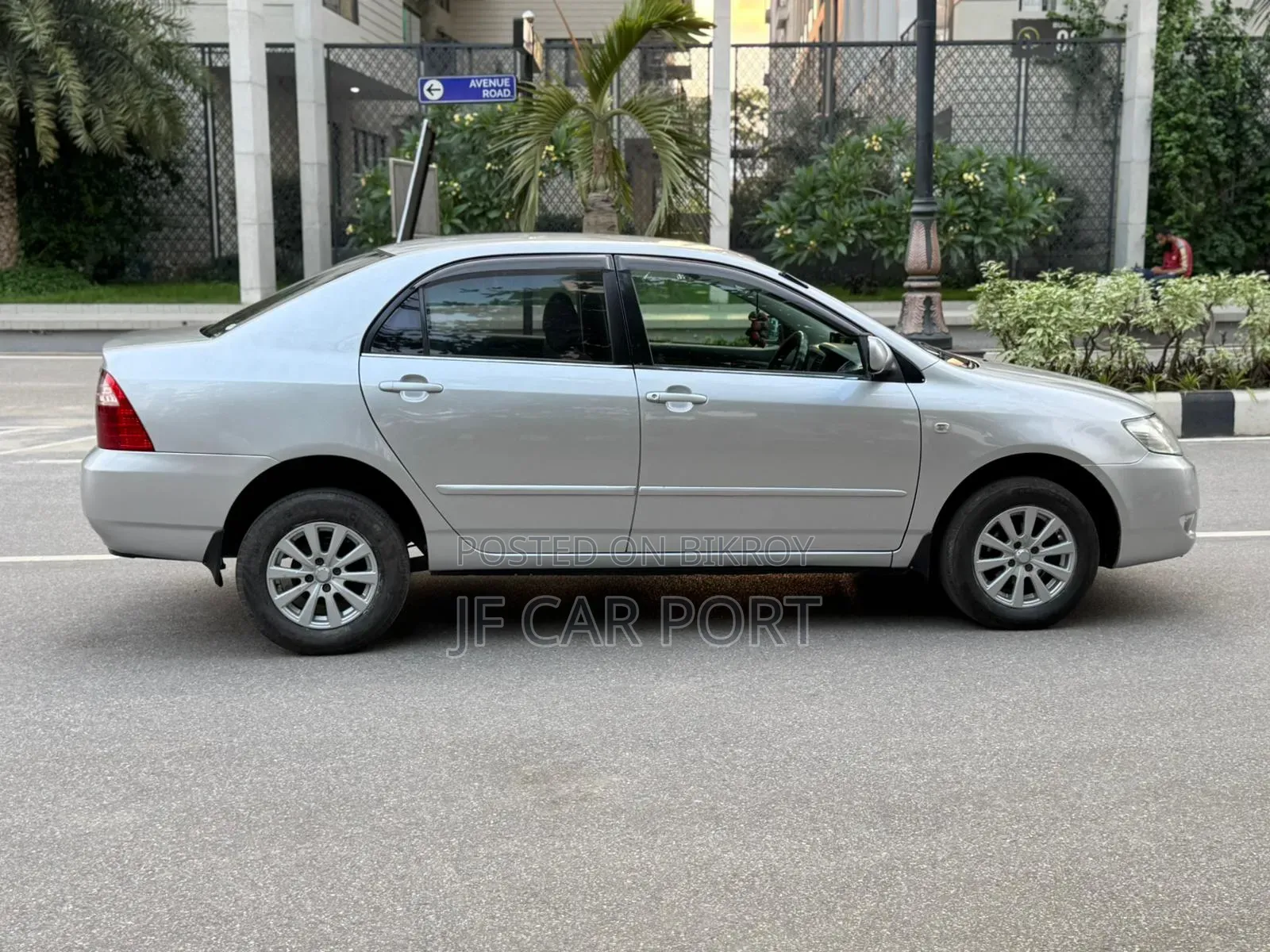 টয়োটা করোলা সেডান অটোমেটিক ২০০৪ সিলভার