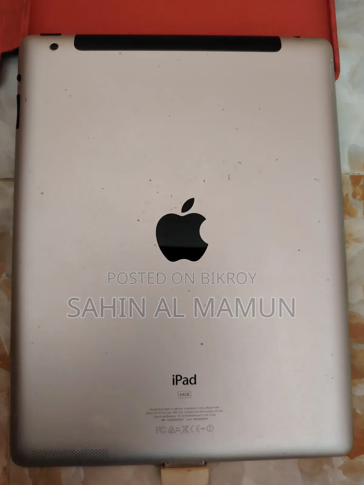 iPad 2 - For Parts or Repair (Display Issue)