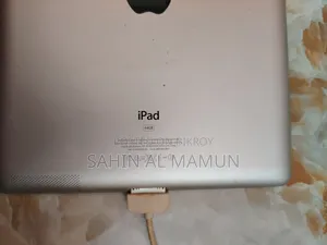 iPad 2 - For Parts or Repair (Display Issue)