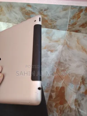 iPad 2 - For Parts or Repair (Display Issue)