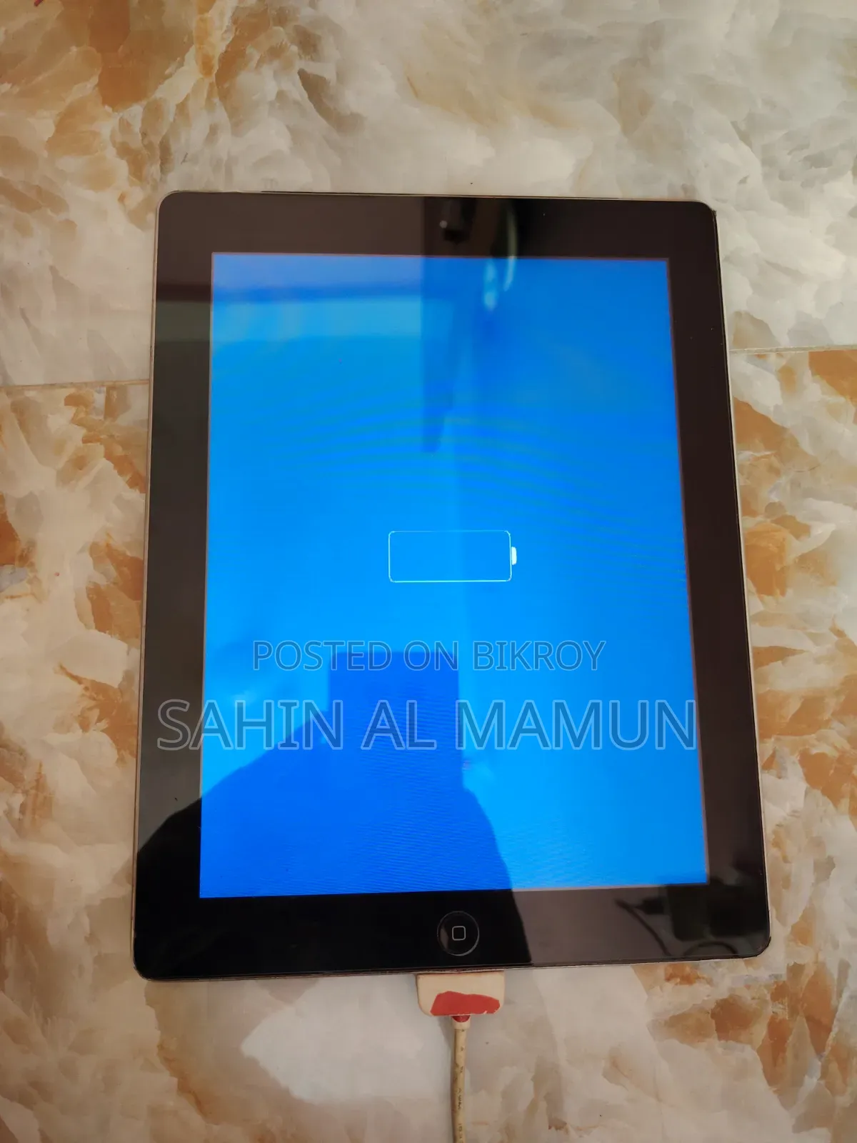 iPad 2 - For Parts or Repair (Display Issue)
