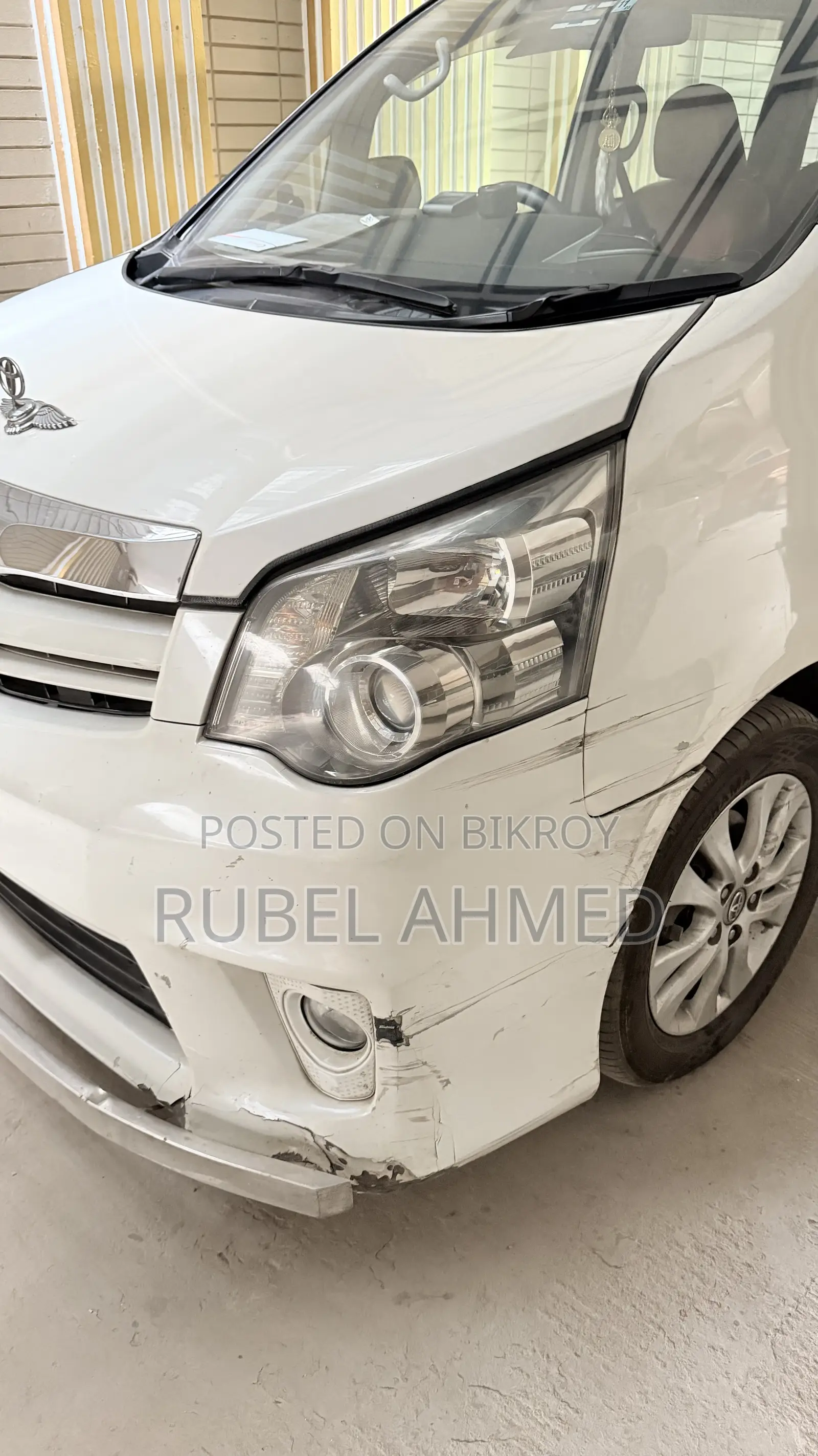 Toyota Noah 2.0 143hp AWD (8 Seater) 2012 Pearl