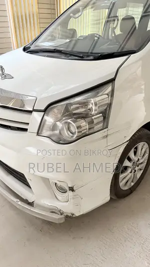 Toyota Noah 2.0 143hp AWD (8 Seater) 2012 Pearl