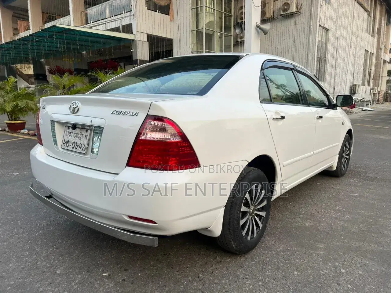 Toyota Corolla Sedan 2005 White