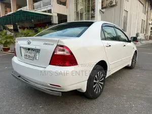 Toyota Corolla Sedan 2005 White