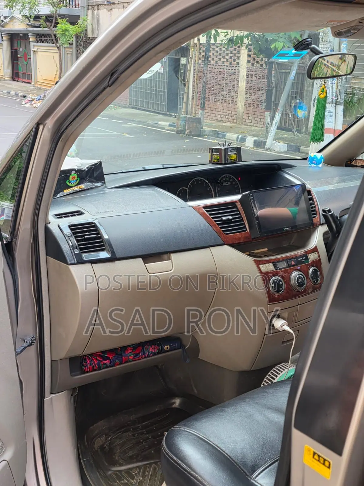 Toyota Noah 2.0 AWD (8 Seater) 2001 Beige