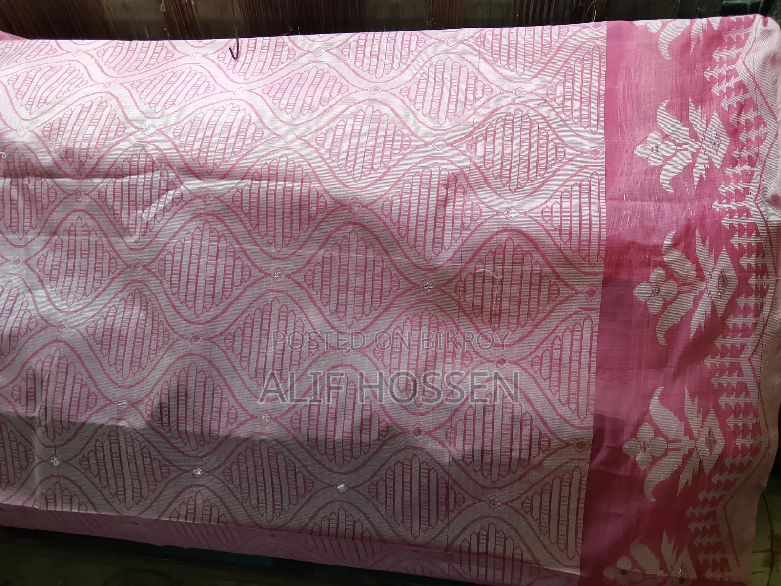 Experience Elegance with This Half Silk Tat Saree
