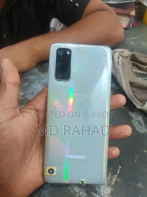 মোবাইলটির ডিসপ্লেতে গ্রীনলাইন আছে ।ব্যাক সাইটটি একটু ফাঁটা আছে