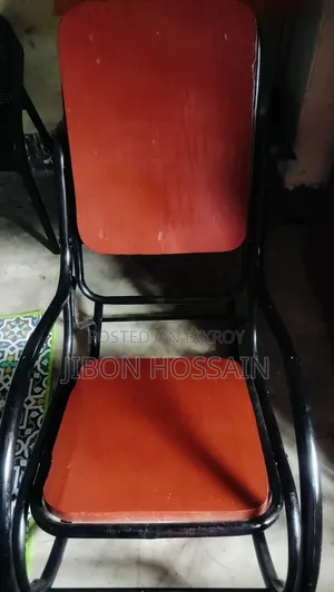 শিরোনাম: প্রিমিয়াম কোয়ালিটির মজবুত মেহগনি ও লোহার শৌখিন রকিং চেয়ার!
