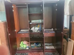 পুরাতন ফারনিচার