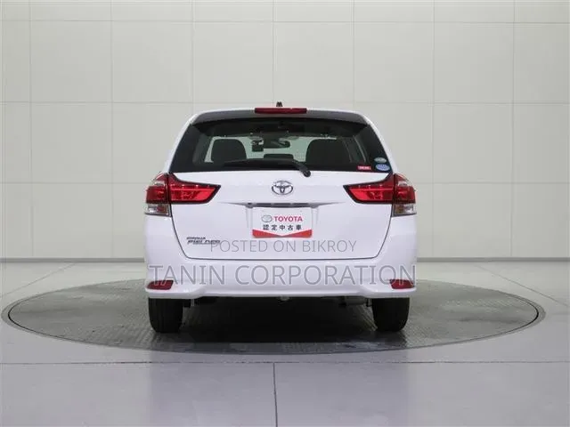 Toyota Corolla Fielder 1.5 Hybrid FWD 2020 White