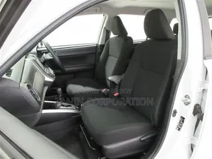 Toyota Corolla Fielder 1.5 Hybrid FWD 2020 White