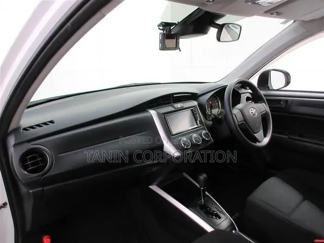 Toyota Corolla Fielder 1.5 Hybrid FWD 2020 White