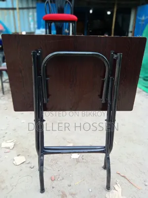 ফোল্ডিং টেবিল