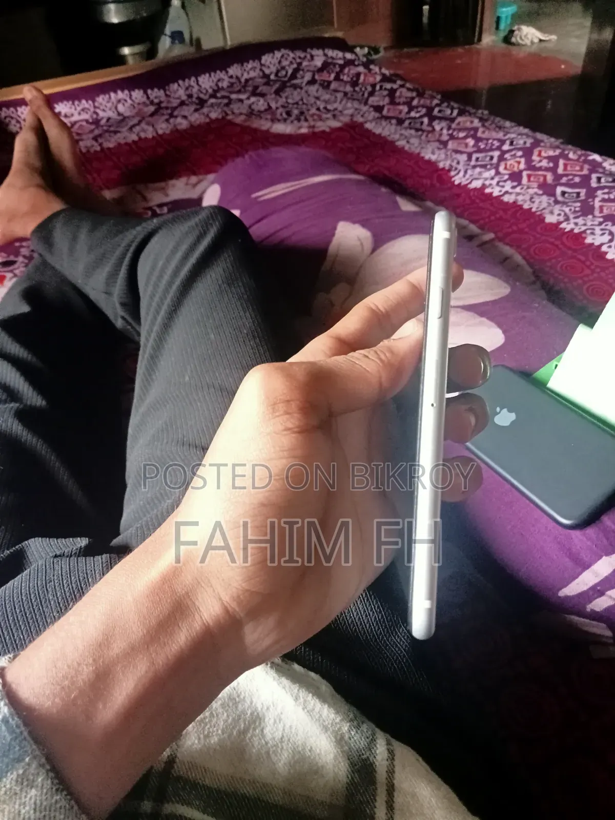 অ্যাপল আইফোন এসই (২০২০) ১২৮ জিবি সাদা