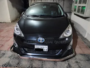 Toyota Aqua 2017 Black