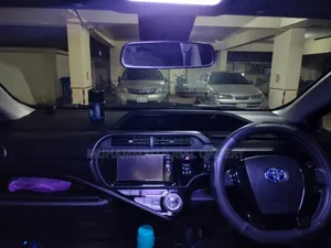 Toyota Aqua 2017 Black