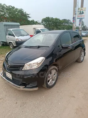 Toyota Vitz 1.5 FWD 5dr 2011 Black
