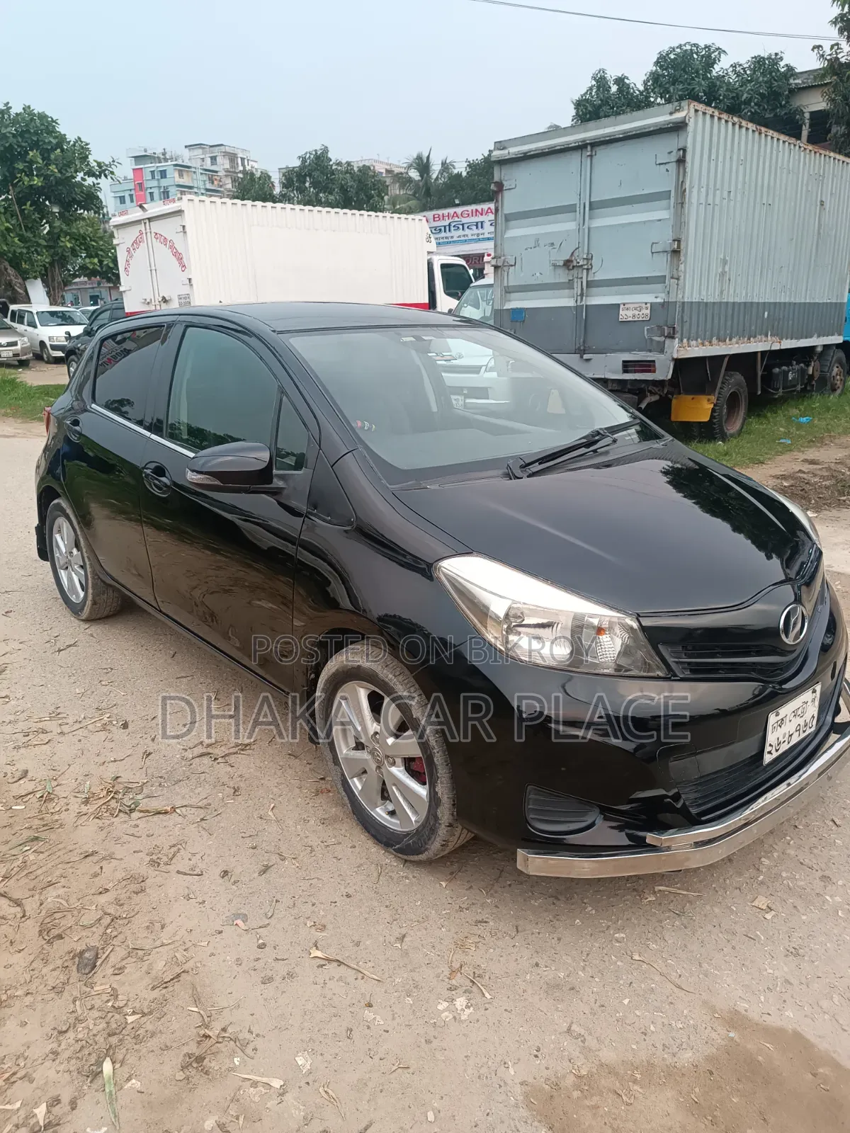 Toyota Vitz 1.5 FWD 5dr 2011 Black