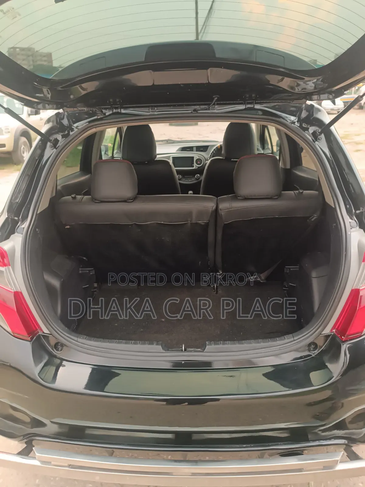 Toyota Vitz 1.5 FWD 5dr 2011 Black