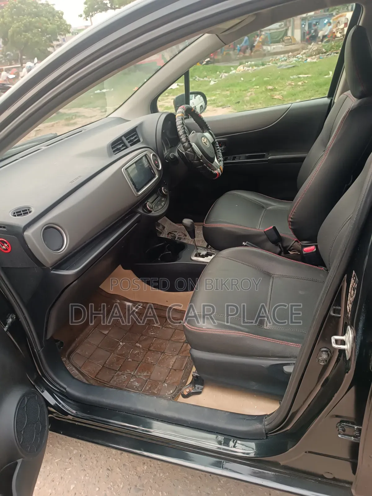 Toyota Vitz 1.5 FWD 5dr 2011 Black
