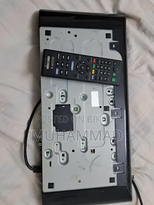 Sony BDP-S490 Blu-Ray Disc/DVD Player. 3 Sony 3D Glasses.