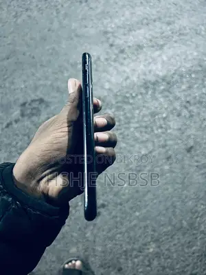 Apple XR 64 GB Black