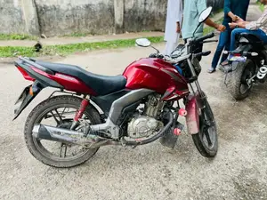 Suzuki GSX 125 2020 Red